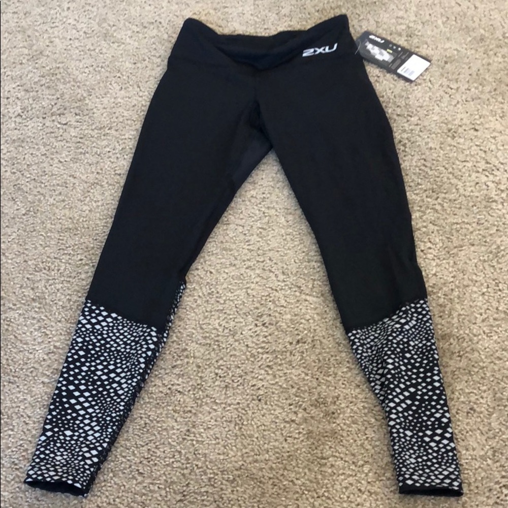 2XU compression pant with reflective pattern sz XS